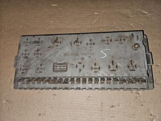 блок предохранителей Scania 114 1 поколение 1997, 290709