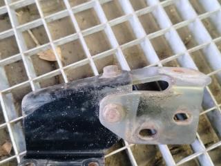 кронштейн (крепление) Mercedes-Benz Actros 4 поколение (MP4) 2015, 12.8 л., OM 471.900, дизель, МКПП, белый, правый руль, A9608851341, A9608804039