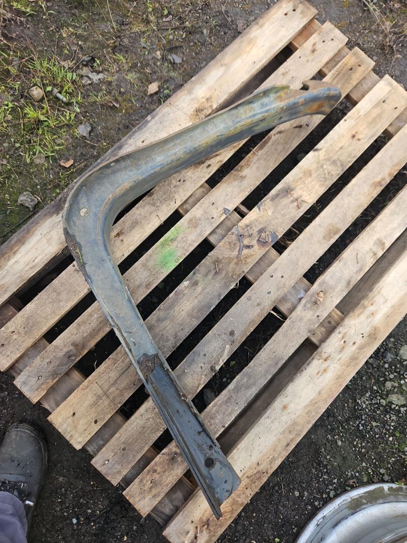 крепление бака топливного MAN TGA 1 поколение 2006, серебристый, грузовик, 81418015487, 81418010253, 81418012843 - фото №1