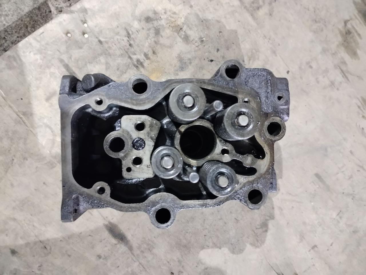 головка блока цилиндров Scania 4-Series 2007, 1924437, 2005280, 1909204, 1804716, 1743125, 1448279, 1450059, 1522361, 1912794, 1938801, 2128882 - фото №1