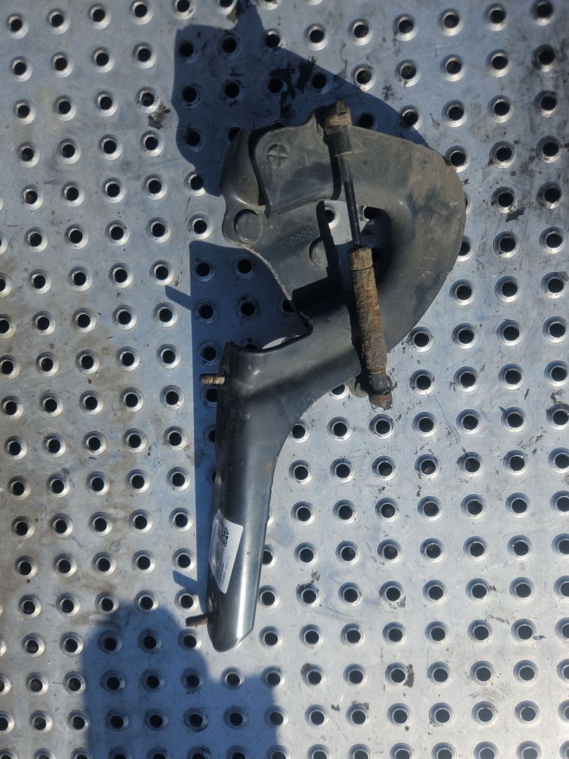 шарнирная петля подножки обслуживания Scania R 4 поколение 2019, 12.7 л., DC 13.148, дизель, АКПП, белый, правый руль, 2650885, 2492752 - фото №1