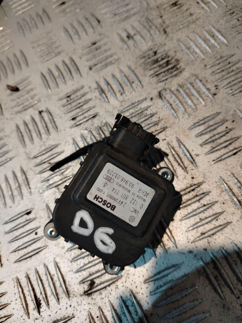 моторчик заслонки печки DAF XF 105 1 поколение 2008, белый, грузовик, 9094803229, 1331294, 0132801114 - фото №1