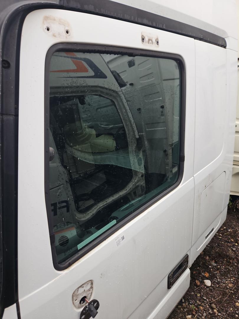 стекло (иные) Mercedes-Benz Actros 3 поколение (MP3) 2013, 11.9 л., OM 541.976, дизель, робот, белый, правый руль, A0007200018 - фото №1