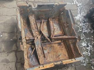 полка аккумулятора Mercedes-Benz Actros 2 поколение (MP2) 2008, синий, грузовик, A9304200268