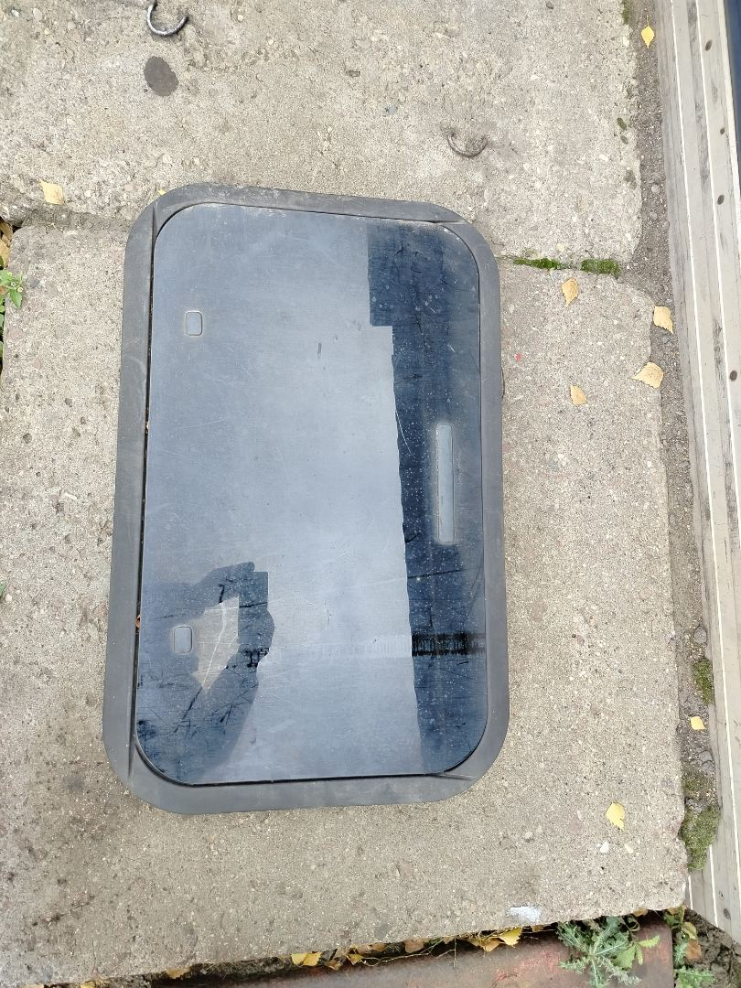 люк DAF XF 105 1 поколение 2010, 1918481, 1690127, 1337470, 1345215 - фото №1