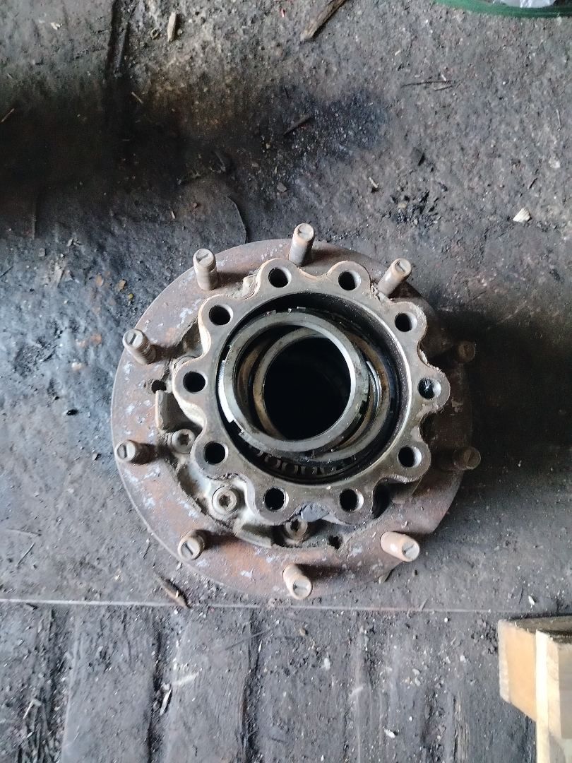 ступица задняя Mercedes-Benz Actros 4 поколение (MP4) 2016, om471.926, дизель, робот, белый, правый руль, A9463560201, A9603561801 - фото №1