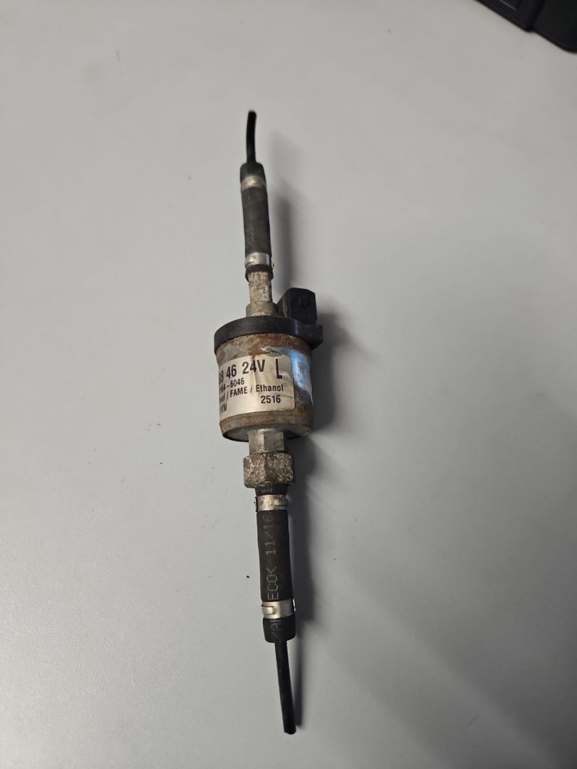 топливный насос Вебасто (Webasto) MAN TGX 1 поколение 2017, 12.4 л., D 2676 LF 51, дизель, АКПП, белый, правый руль, 81619646046, 25190846 - фото №1