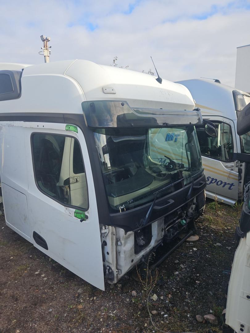 кабина Mercedes-Benz Actros 4 поколение (MP4) 2016, om471.926, дизель, робот, белый, правый руль, A0006000101, A0006001005 - фото №1