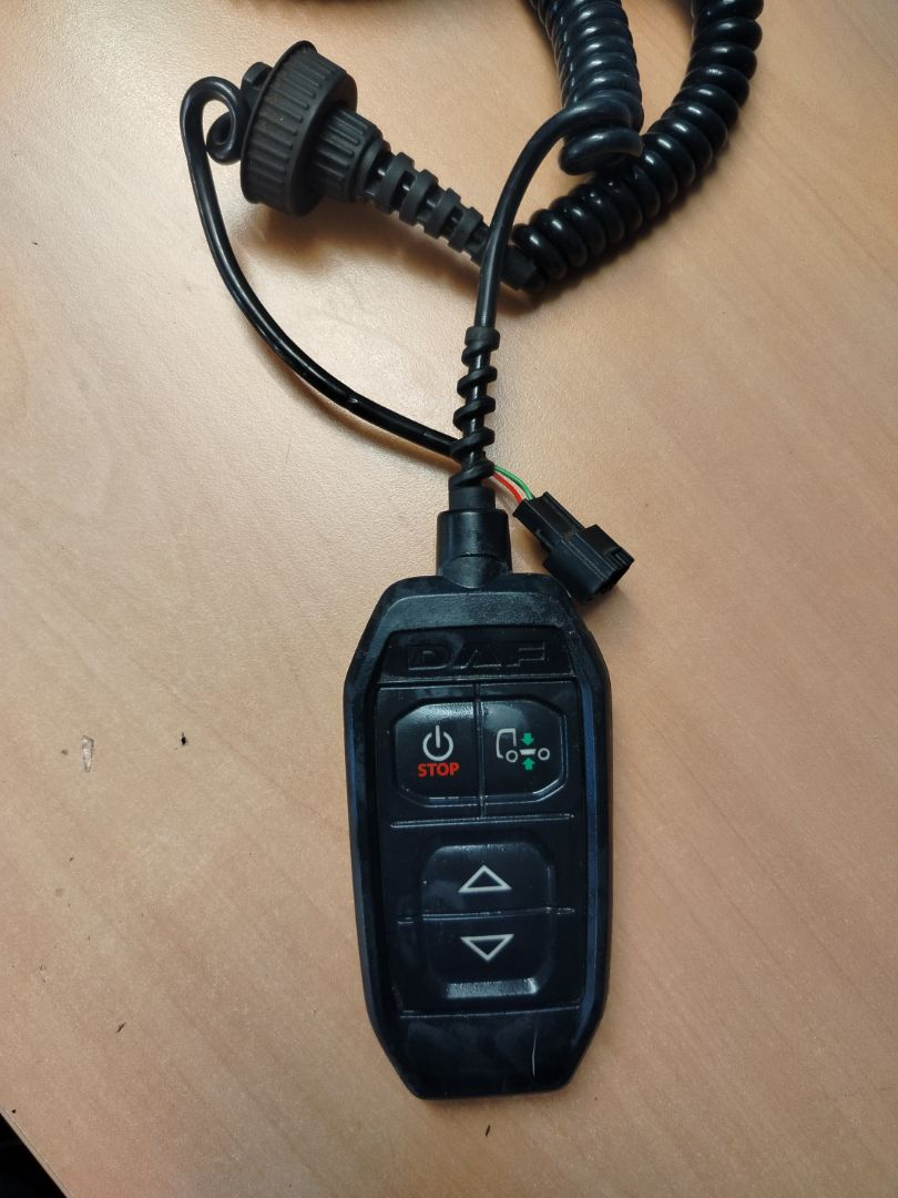 пульт управления пневмоподвеской DAF XF 106 1 поколение 2017, MX-13, белый, правый руль, 2038921 - фото №1