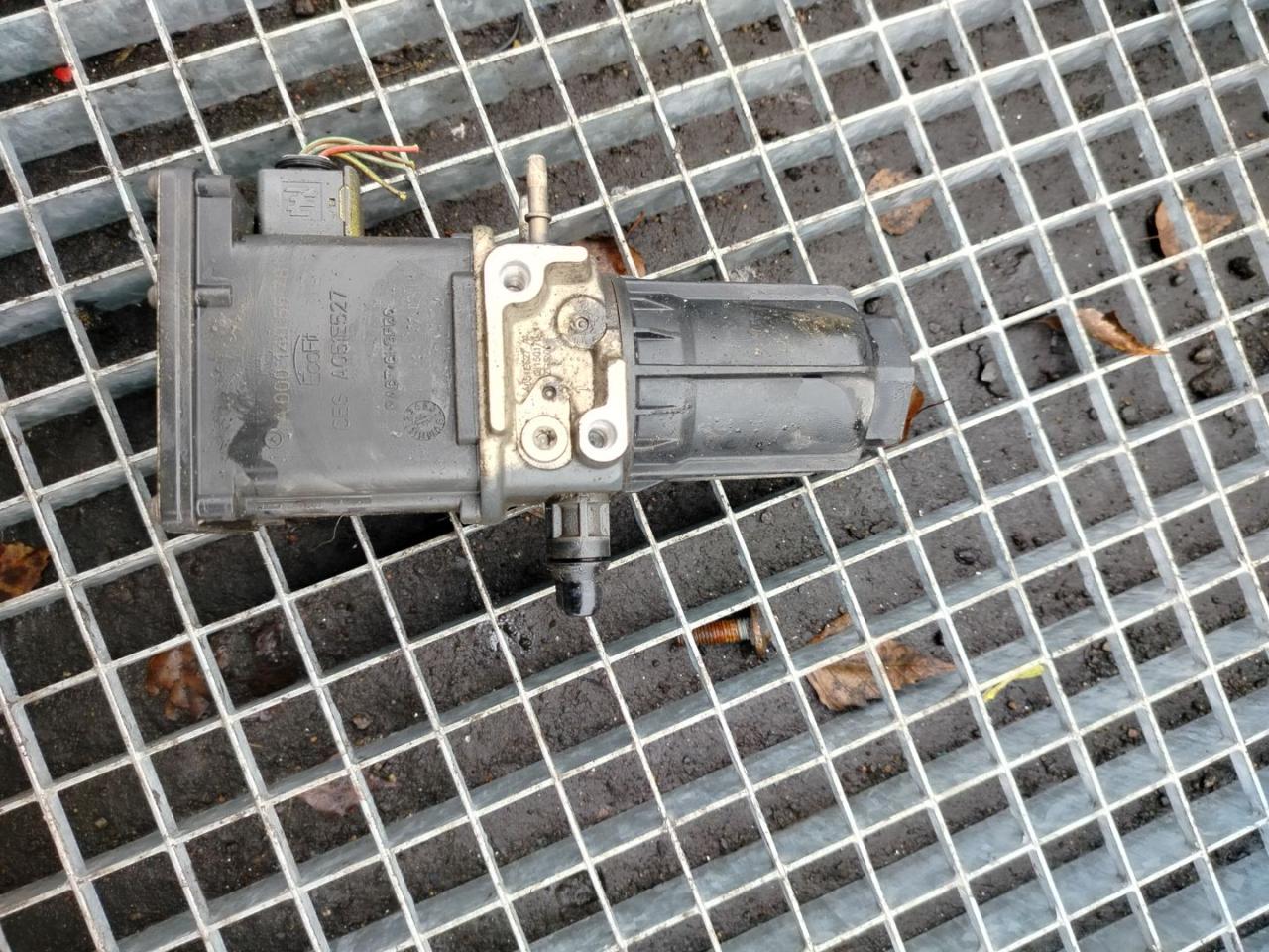 насос AdBlue Mercedes-Benz Actros 4 поколение (MP4) 2015, 12.8 л., OM 471.900, дизель, МКПП, белый, правый руль, A0001407978, A0001407278, A0001405678, A0001405578 - фото №1