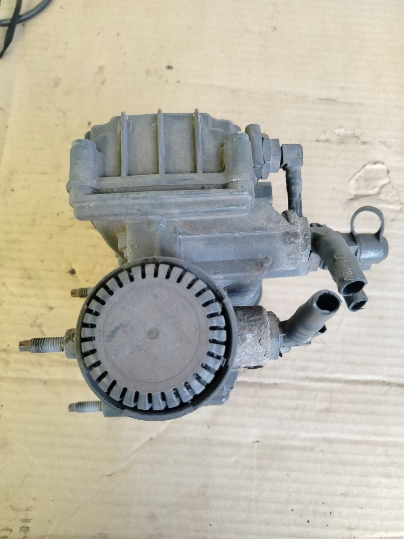 кран тормозной прицепа Mercedes-Benz Actros 4 поколение (MP4) 2015, 12.8 л., OM 471.900, дизель, белый, правый руль, A0014311213, 4802040300, 4802044000 - фото №1