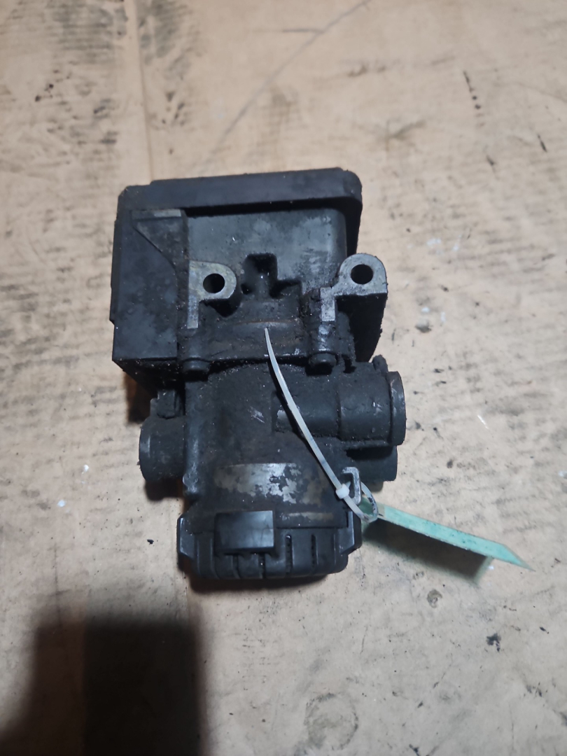 кран модулятор EBS Scania R 3 поколение 2009, K000085, 1773676, K021202, 1879275, 1857012, 1442935, 1754939, K021202N50 - фото №1