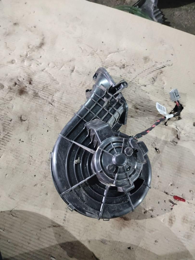 моторчик печки Volvo FH 3 поколение 2013, 12.8 л., D13C500, дизель, АКПП, белый, правый руль, 0130101519, 21014375, W7139004 - фото №1