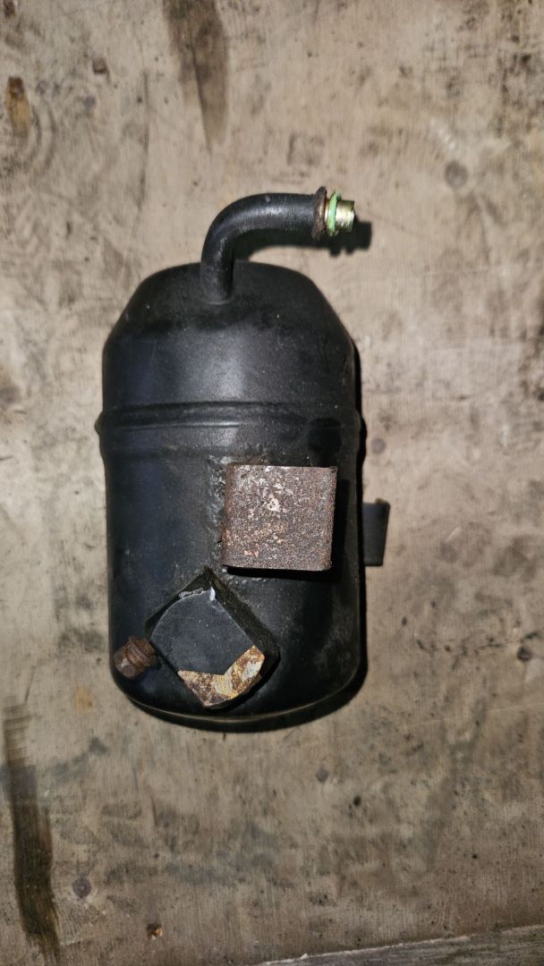 осушитель кондиционера Scania R 3 поколение 2012, 11.7 л., DC 12.15, дизель, МКПП, красный, правый руль, 1772730 - фото №1