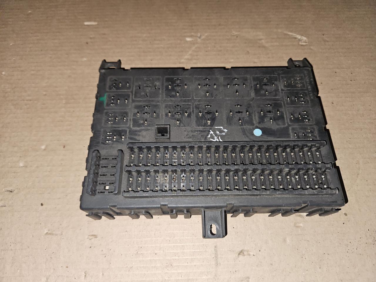 блок предохранителей DAF XF 105 1 поколение 2008, белый, грузовик, 1795419, 1895428, 1674870, 1333370, 1746420 - фото №1