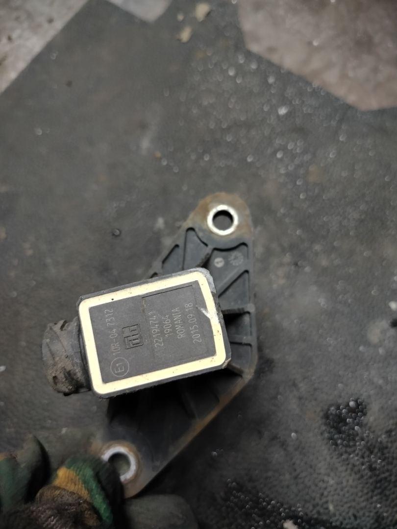 кран уровня подвески Volvo FH 3 поколение 2016, АКПП, белый, правый руль, 21643575, 22194741 - фото №1