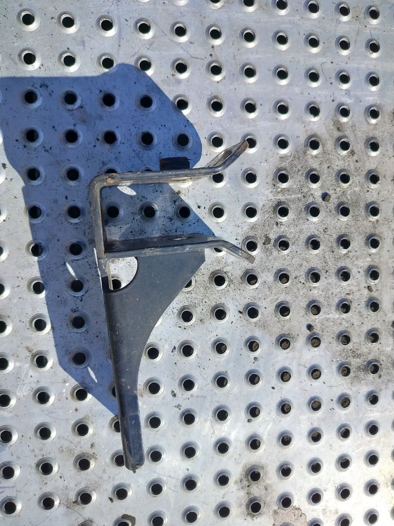 кронштейн (крепление) Scania R 4 поколение 2019, 12.7 л., DC 13.148, дизель, АКПП, белый, правый руль - фото №1