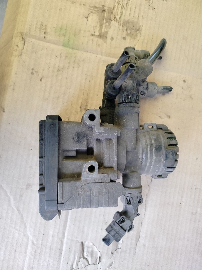 кран модулятор EBS Volvo FH 3 поколение 2016, АКПП, белый, правый руль, 21114974, 22225550, K029246N07, K093190N07, K029246, K093190 - фото №1