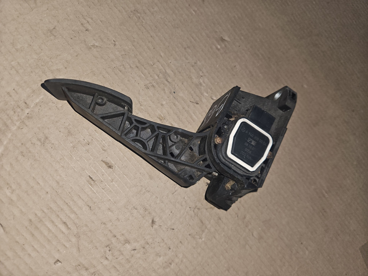 педаль Mercedes-Benz Actros 2 поколение (MP2) 2007, A9403000004, A9603000004 - фото №1