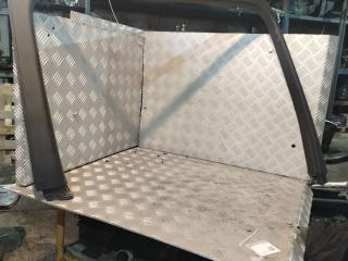 накладка двери (крышки) багажника Mercedes-Benz Actros 4 поколение (MP4) 2015, 12.8 л., OM 471.900, дизель, МКПП, белый, правый руль, A9607220008, A96072200089051