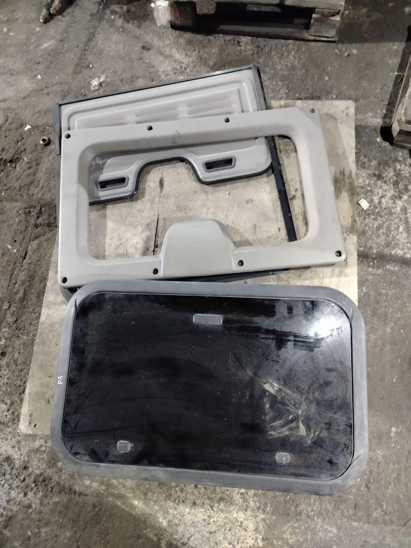 люк DAF XF 105 1 поколение 2009, 1918481, 1690127, 1314573, 1337470, 1345215, 1651696 - фото №1