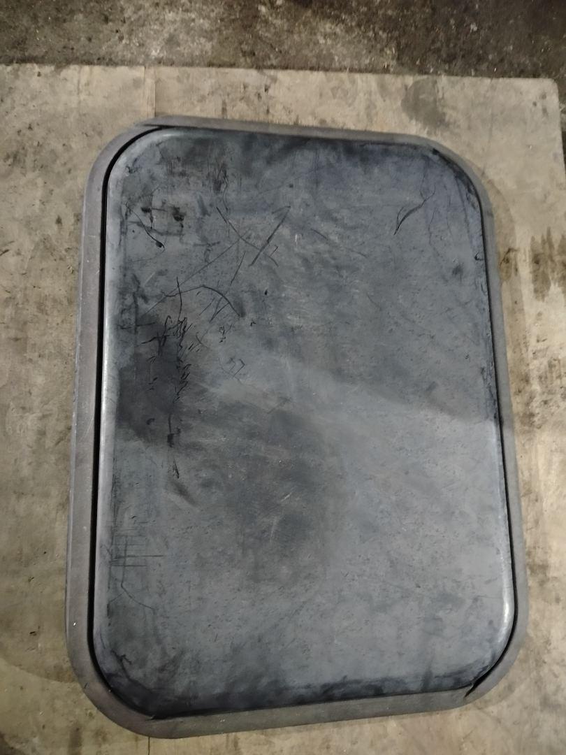 люк Mercedes-Benz Actros 1 поколение (MP1) (1996 - 2003) - фото №1