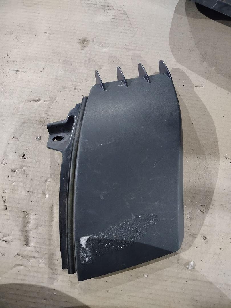 уголок жабо Volvo FH 3 поколение 2014, 12.8 л., D13K500, дизель, белый, правый руль, 82835601 - фото №1