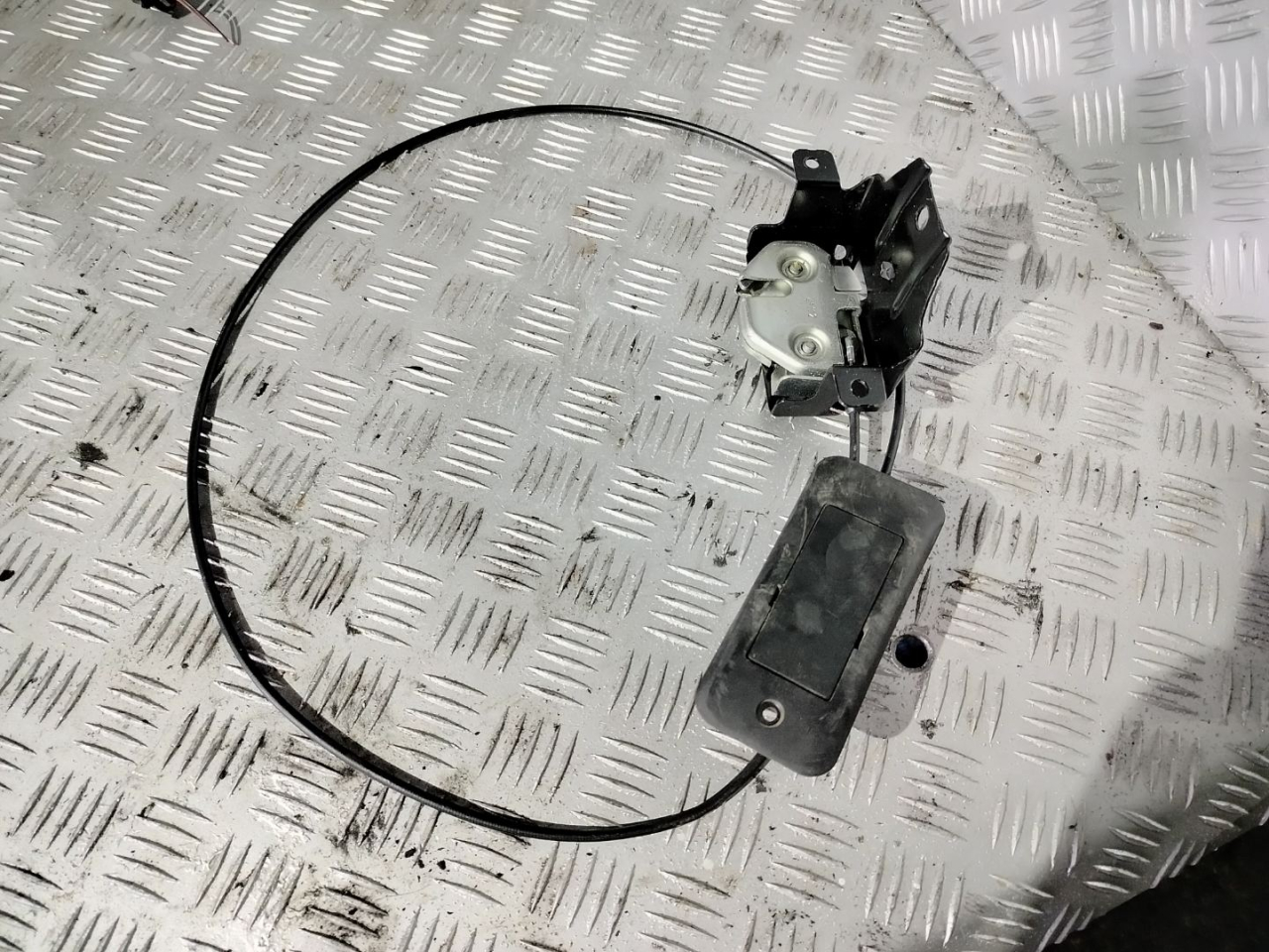 замок инструментального ящика Mercedes-Benz Actros 4 поколение (MP4) 2017, om471.926, дизель, МКПП, белый, правый руль, A9607550261, A9607550214 - фото №1