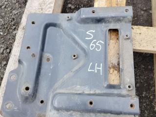 Крепление бампера переднего Scania R 3 поколение 2006, 11.7 л., HPi, DC 12.14, дизель, МКПП, серый, правый руль, 1431584