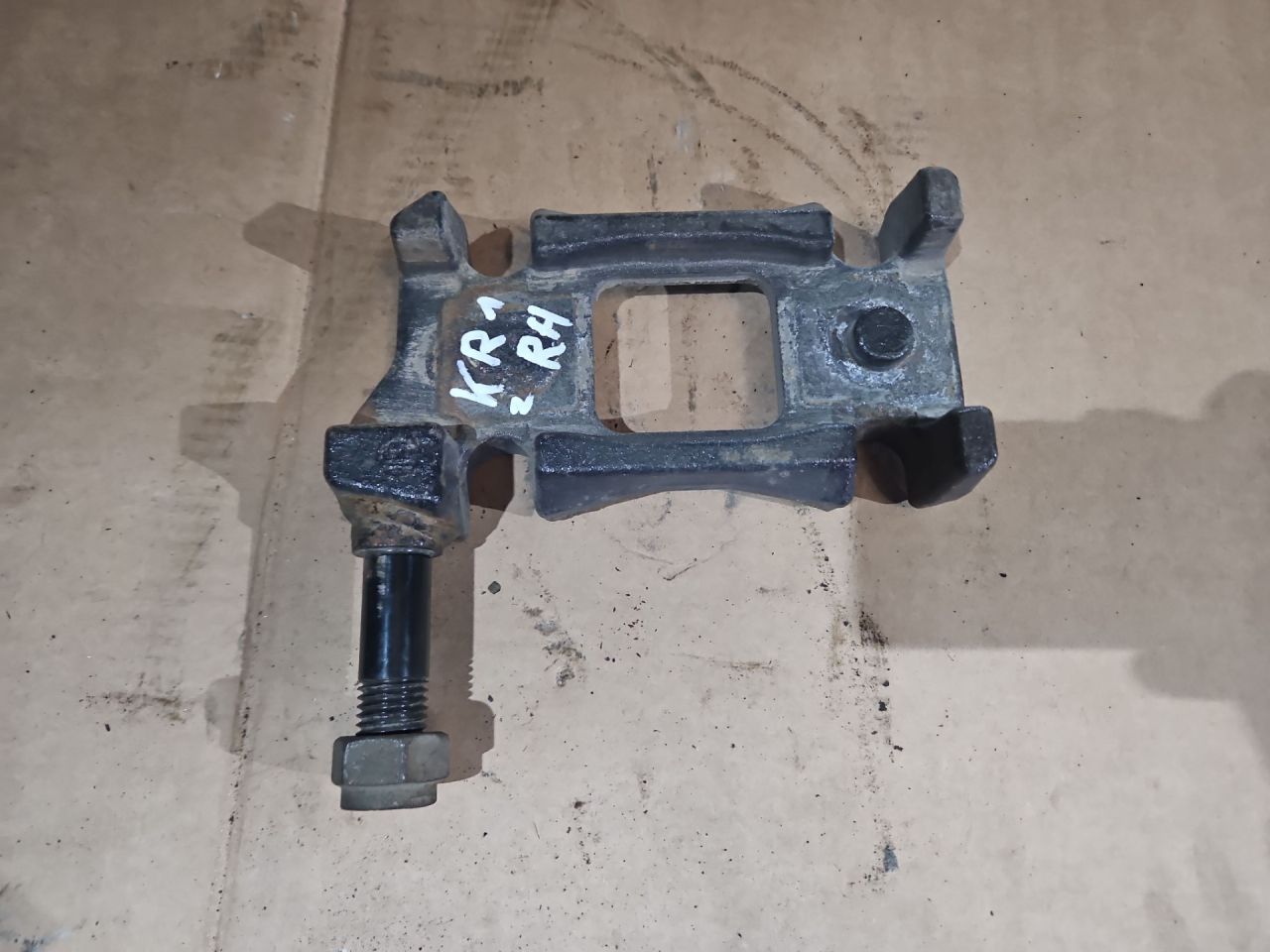 крепление амортизатора Krone 2018, 0103222060, 03.032.22.68.0, 0503221180, 0503222100, 1004436 - фото №1