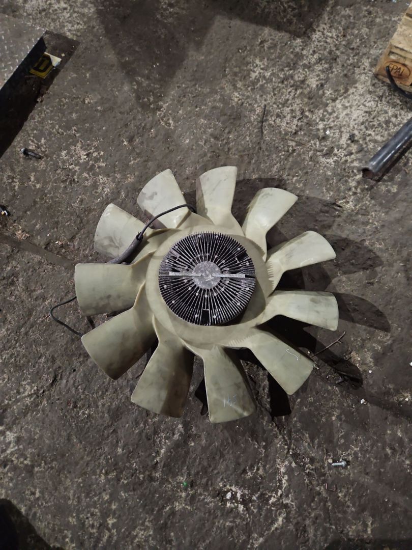 вискомуфта Scania R 3 поколение 2011, 12.7 л., DC 13.10, дизель, зеленый, грузовик, 2035612, 1776552, 2035608, 2437780, 1883609 - фото №1