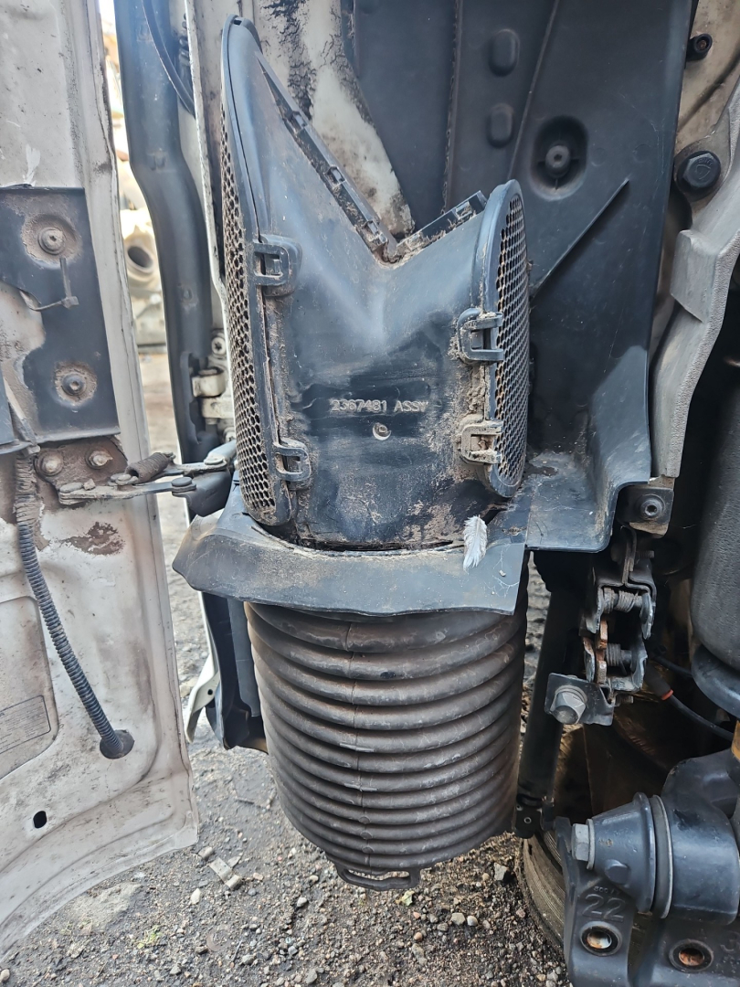 воздухозаборник Scania R 4 поколение 2019, 12.7 л., DC 13.148, дизель, АКПП, белый, правый руль, 2367481 - фото №1