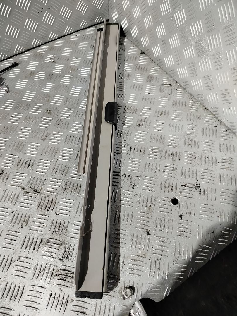 шторка солнцезащитная двери левой DAF XF 106 1 поколение 2014, MX-13, МКПП, белый, грузовик, 2103819 - фото №1