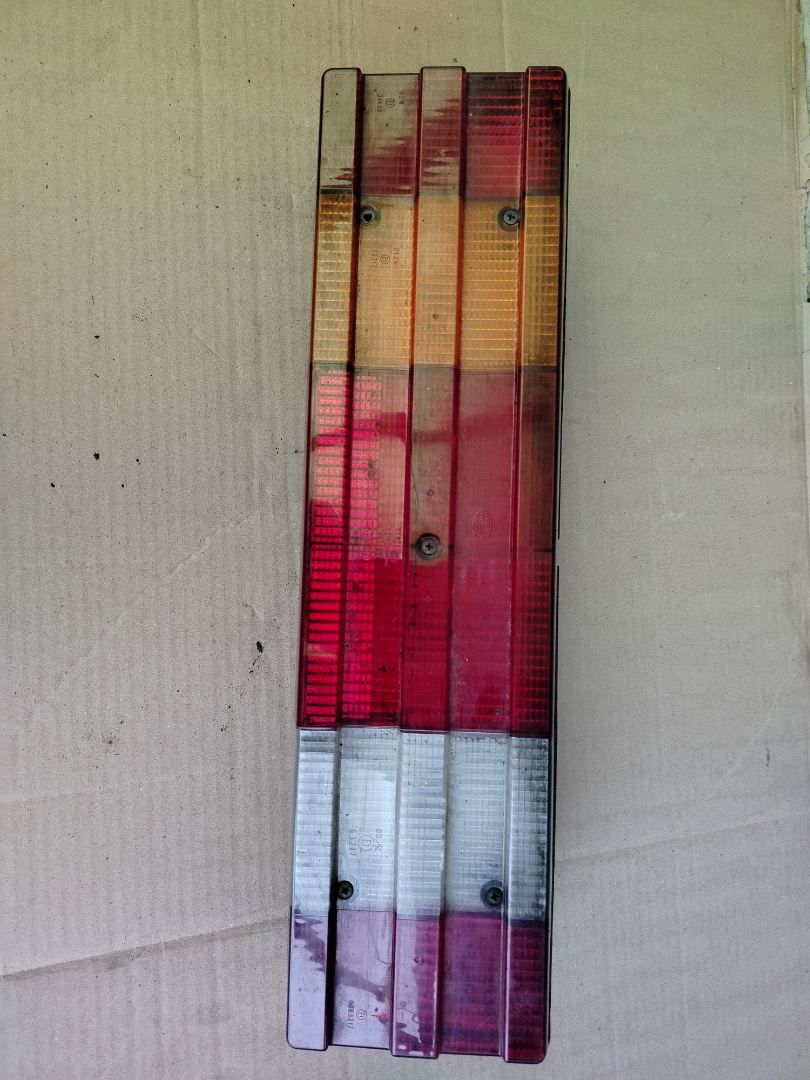 фонарь задний правый Mercedes-Benz Actros 3 поколение (MP3) 2013, 11.9 л., OM 541.976, дизель, робот, белый, правый руль, A0015406570 - фото №1