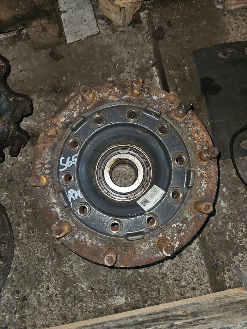 ступица передняя Scania R 3 поколение 2006, 11.7 л., HPi, DC 12.14, дизель, МКПП, серый, правый руль, 1868663, 1724406, 2603321, 2310169, 3198229, 1868087 - фото №1