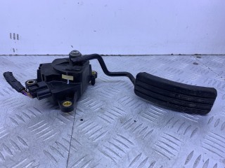 педаль Renault Clio 3 поколение 2005, 1.6 л., K4M 804, бензин, МКПП, серый, хетчбэк 3 дв., передний привод, 8200297335