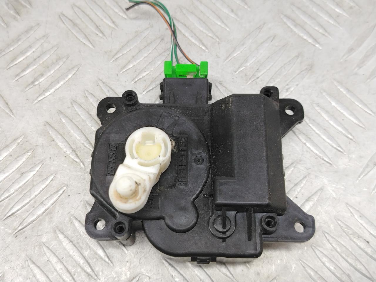 моторчик заслонки печки Honda Accord 6 поколение CG8 1999, 1.8 л., F18B2, бензин, МКПП, седан, передний привод, 0637006790 - фото №1