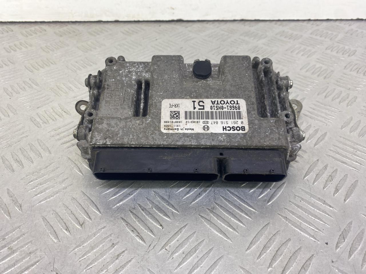 блок управления двигателем Toyota Aygo 2 поколение AB40 2018, 1.0 л., 1KR-FE, бензин, белый, хетчбэк 5 дв., передний привод, 0261S16847, 896610H510 - фото №1