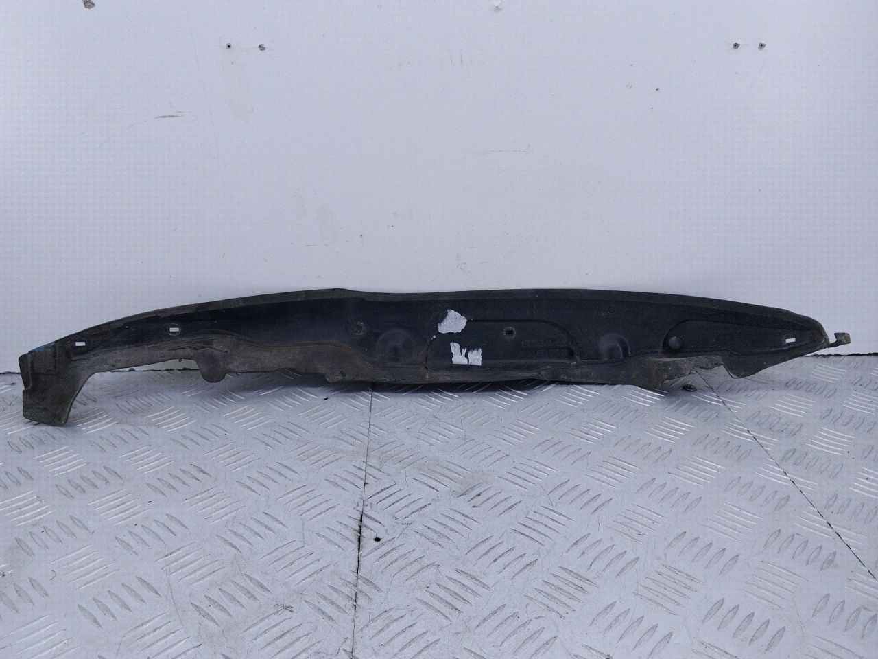 пыльник переднего крыла Mercedes-Benz A-Класс W168 2001, 1.6 л., M 166.960, бензин, АКПП, синий, минивэн, передний привод, 1686870107 - фото №1