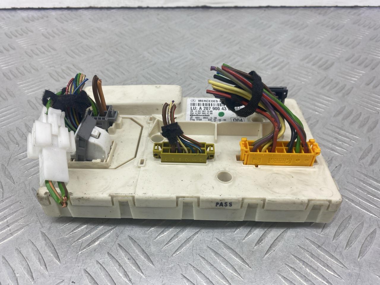 блок управления крышей / люком Mercedes-Benz E-Класс W212/S212/C207/A207 2011, A2079004300, A2079011500, A2079022700 - фото №1