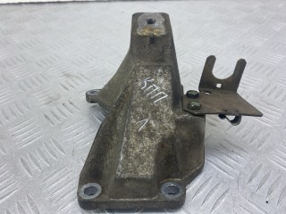 кронштейн КПП Audi A6 4A/C4 1995, 2.6 л., ABC, бензин, АКПП, синий, универсал, полный привод, 4A0399113D