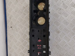 подстаканник Land Rover Range Rover Sport 2 поколение [рестайлинг] (2017 - 2020), 2.0 л., гибрид, АКПП, серый, внедорожник 5 дв., полный привод, JPLA048196DC, JPLA048196A
