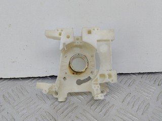кронштейн (крепление) Mitsubishi Space Star 1 поколение [рестайлинг] DG3A 2003, 1.6 л., бензин, МКПП, черный, минивэн, передний привод, MR368915