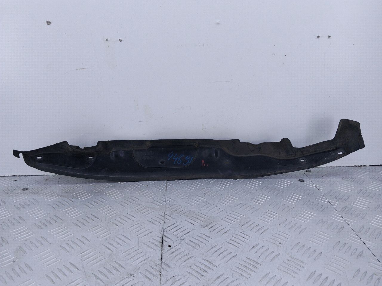 пыльник переднего крыла Mercedes-Benz A-Класс W168 2001, 1.7 л., OM 668.942, дизель, МКПП, темно-зеленый, хетчбэк 5 дв., передний привод, 1686870107 - фото №1