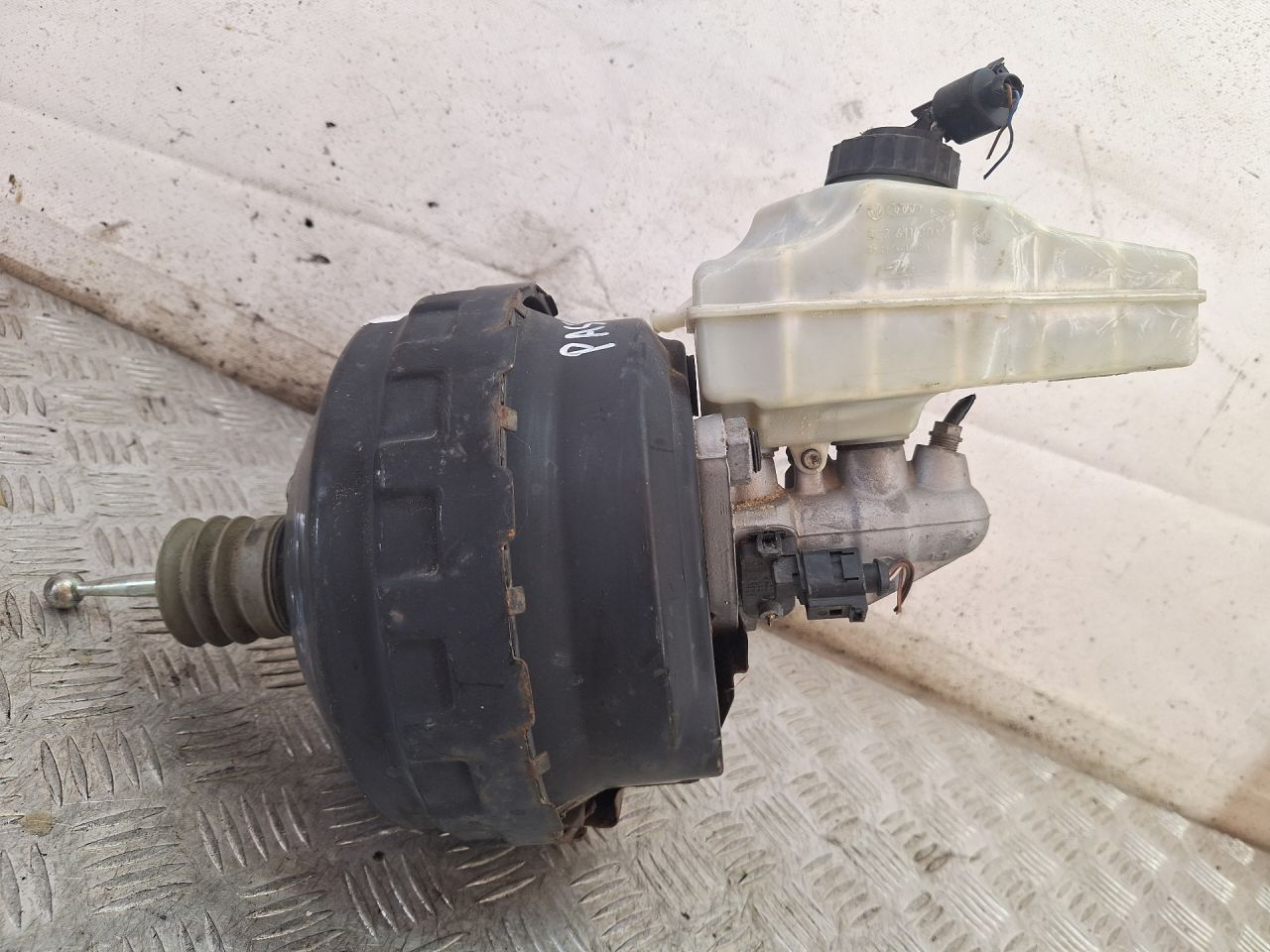 вакуумный усилитель тормозов Volkswagen Passat B6 2007, 3C2614105AD, 252078499805 - фото №1