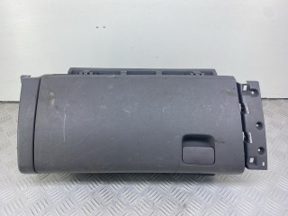 бардачок Hyundai H-1 Grand Starex 2008, 2.5 л., дизель, МКПП, белый, минивэн, задний привод, 845114H000