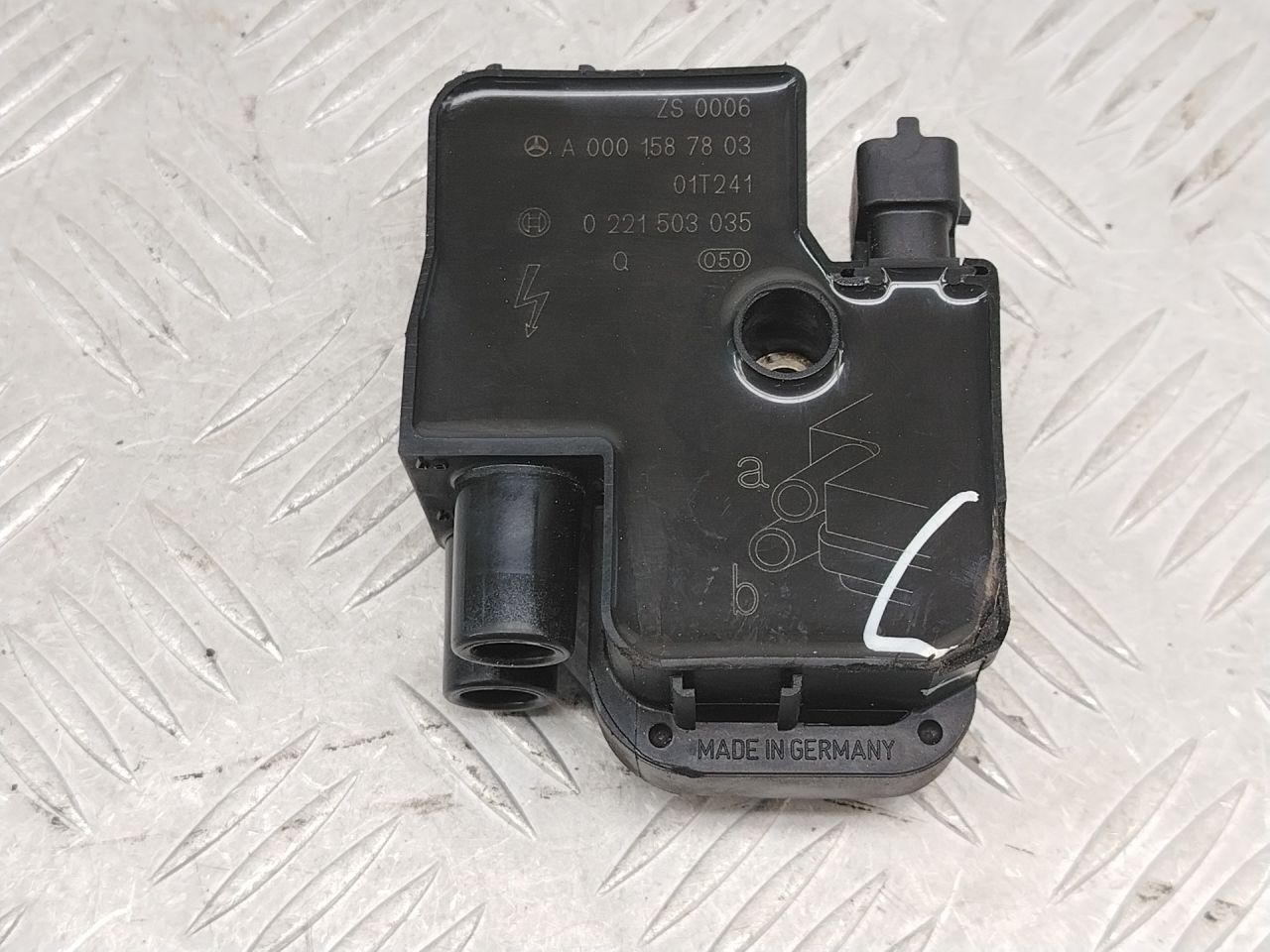 катушка зажигания Mercedes-Benz C-Класс W203/S203/CL203 W203.061 2001, 2.6 л., M 112.912, бензин, МКПП, седан, A0001587803, 0221503035 - фото №1