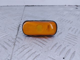 повторитель поворота на крыле Chevrolet Alero 1 поколение 2000, 2.4 л., бензин, АКПП, красный, седан, передний привод