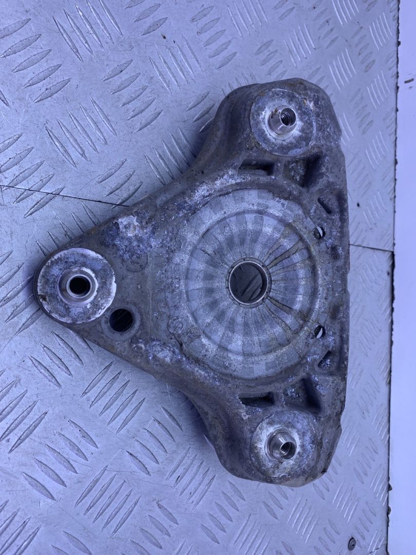 опора амортизатора верхняя (чашка) Audi A4 B7 (2004 - 2009), 8E0412383C - фото №1