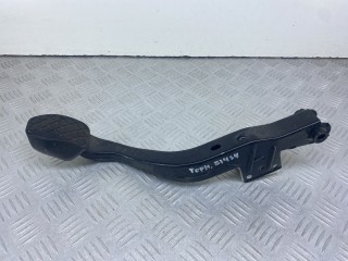 педаль тормоза Volkswagen Passat B5 1999, 2.3 л., AGZ, бензин, МКПП, универсал, 8D1721140B